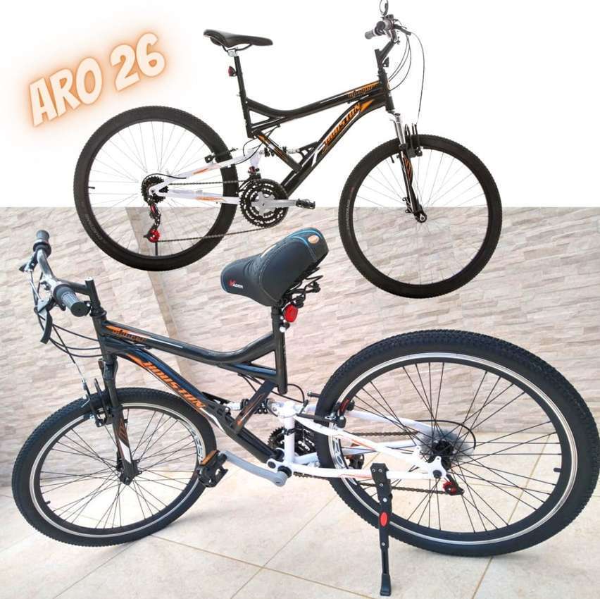 Bicicleta Aro 26 Houston Stinger com 21 Marchas e Suspensão Dianteira - Preto/Laranja Bicicleta Aro 26 Houston Stinger com 21 Marchas e Suspensão Dianteira - Preto/Laranja
