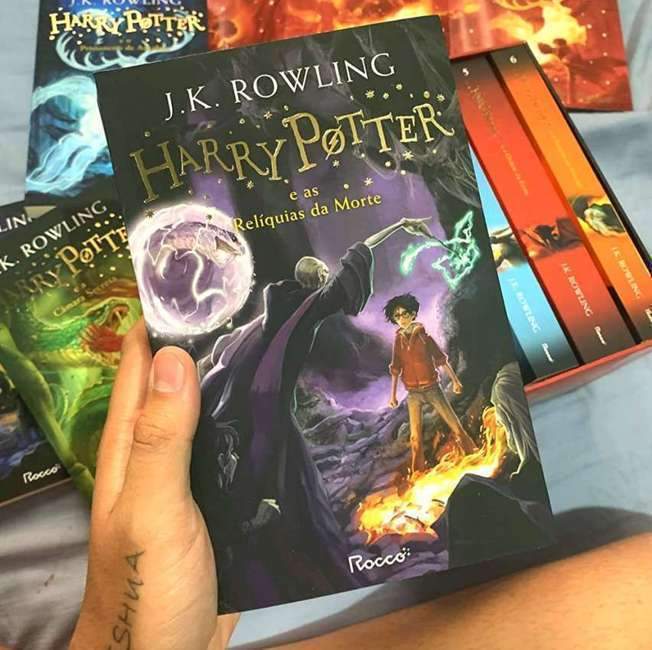 Caixa Harry Potter - Edição Premium + Pôster Exclusivo Caixa Harry Potter - Edição Premium + Pôster Exclusivo
