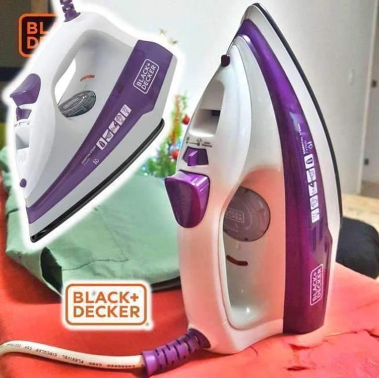 Ferro de Passar Roupa a Vapor e a Seco Black + Decker Essential Steam FX1000 Branco e Roxo Ferro de Passar Roupa a Vapor e a Seco Black + Decker Essential Steam FX1000 Branco e Roxo