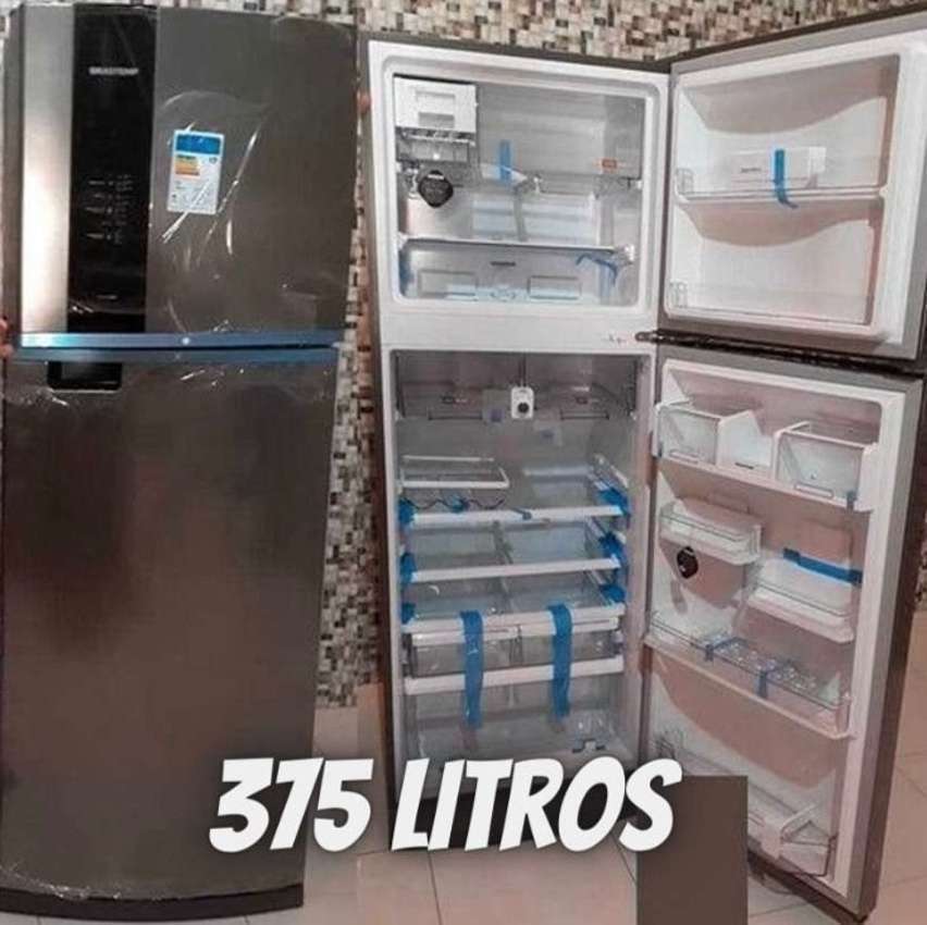 Geladeira Brastemp Frost Free Duplex 375 litros cor Inox com Espaço Adapt - BRM45JK Geladeira Brastemp Frost Free Duplex 375 litros cor Inox com Espaço Adapt - BRM45JK