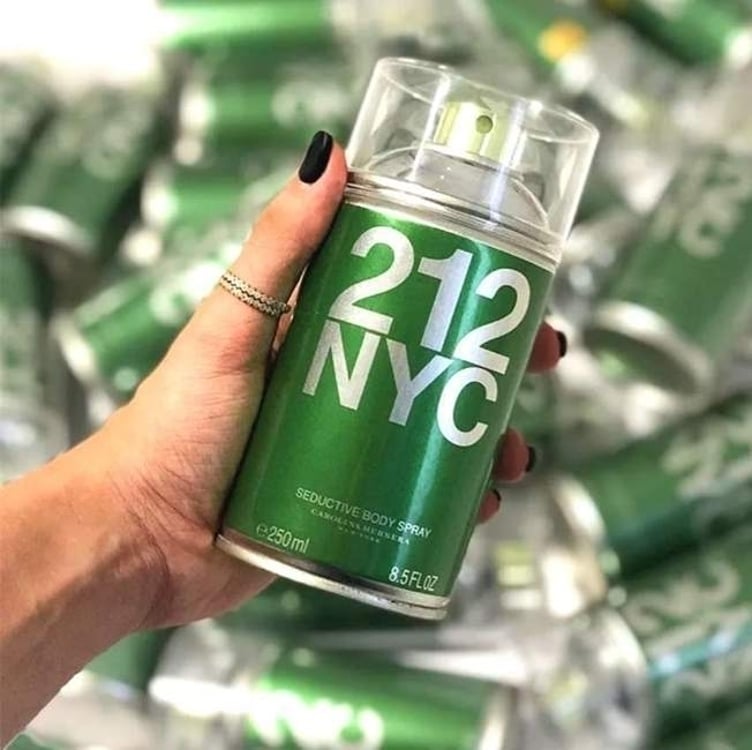 212 NYC Carolina Herrera Body Spray Feminino 212 NYC Carolina Herrera Body Spray Feminino