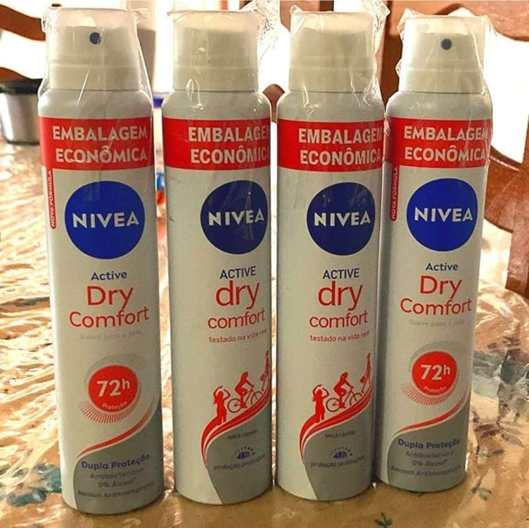NIVEA Desodorante Antitranspirante Aerossol Dry Comfort 200ml - Proteção eficaz de 48 horas contra suor e mau odor, com 2x mais ativos hidratantes, garantindo axilas secas e saudáveis NIVEA Desodorante Antitranspirante Aerossol Dry Comfort 200ml - Proteção eficaz de 48 horas contra suor e mau odor, com 2x mais ativos hidratantes, garantindo axilas secas e saudáveis