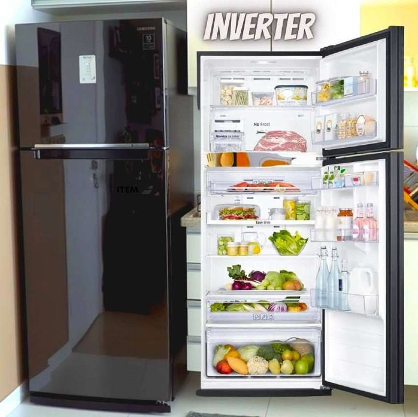 Geladeira inverter frost free Samsung RT38K5A0J preta com freezer 385L 127V/220V Geladeira inverter frost free Samsung RT38K5A0J preta com freezer 385L 127V/220V
