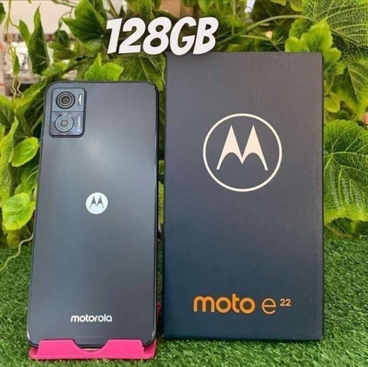 Smartphone E22 128gb 4g 6,5 Hd+ Câmera Dupla 16mp Motorola Cor Preto Smartphone E22 128gb 4g 6,5 Hd+ Câmera Dupla 16mp Motorola Cor Preto