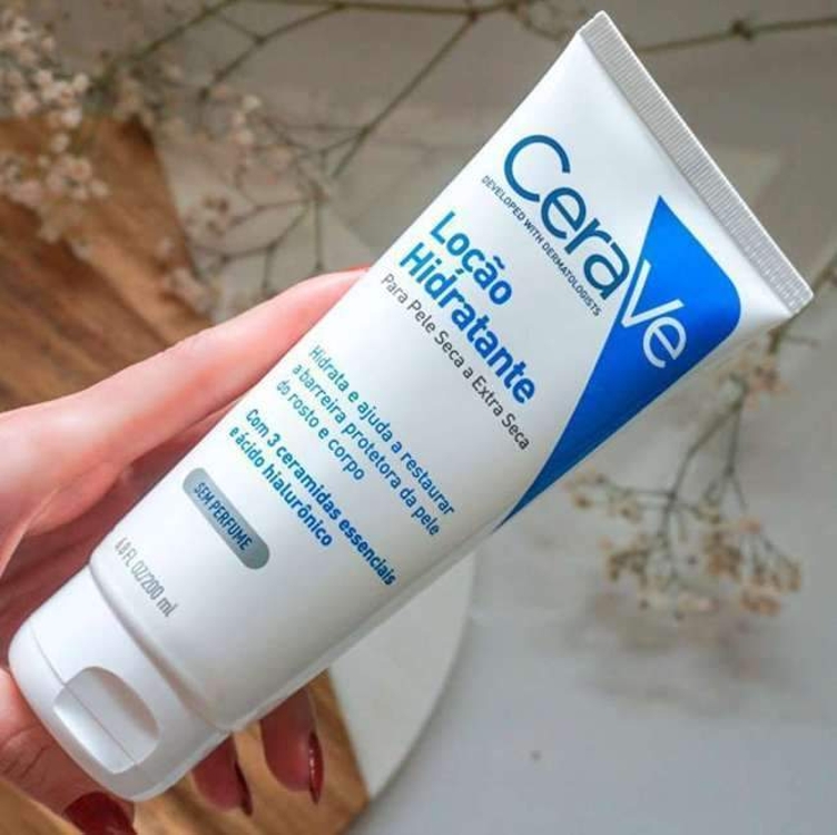 CeraVe, Loção Hidratante Corporal, com textura Fluida e Ácido Hialurônico, 50ml CeraVe, Loção Hidratante Corporal, com textura Fluida e Ácido Hialurônico, 50ml