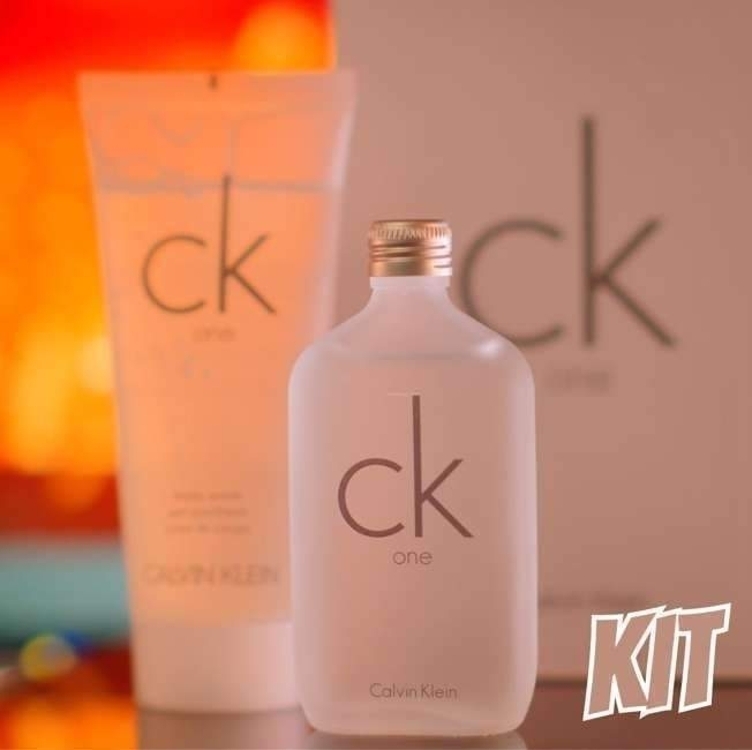 Calvin Klein CK One Coffret Eau De Toilette Unisex 50ml, Shower Gel 100ml. Calvin Klein CK One Coffret Eau De Toilette Unisex 50ml, Shower Gel 100ml.