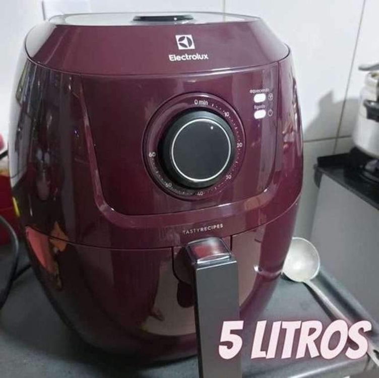 Fritadeira Elétrica sem Óleo/Air Fryer Electrolux - Family Efficient EAF51 Dark Red 5L com Timer Fritadeira Elétrica sem Óleo/Air Fryer Electrolux - Family Efficient EAF51 Dark Red 5L com Timer