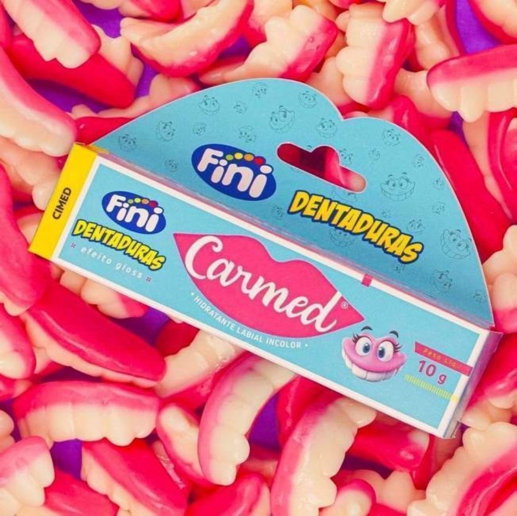 CARMED Fini Dentadura Hidratante Labial 10g CARMED Fini Dentadura Hidratante Labial 10g
