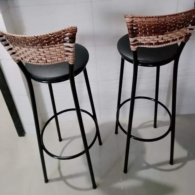 Kit 2 Banquetas Sofisticada Resistente Alta Bar Balcão Luxo Kit 2 Banquetas Sofisticada Resistente Alta Bar Balcão Luxo