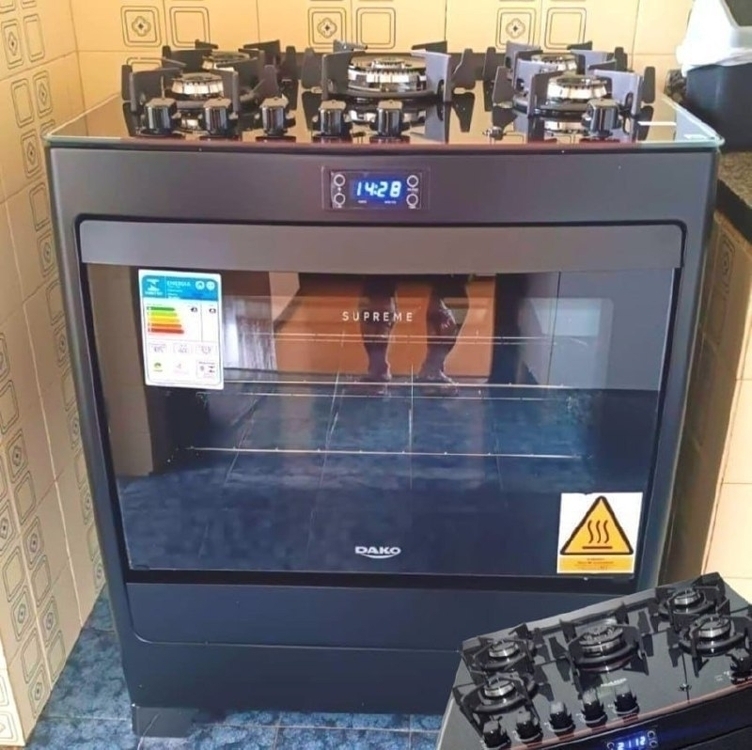 Fogão De Chão Dako Supreme Black Glass A Gás/elétrico 5 Queimadores Preto 127v/220v Porta Com Visor 100l Fogão De Chão Dako Supreme Black Glass A Gás/elétrico 5 Queimadores Preto 127v/220v Porta Com Visor 100l