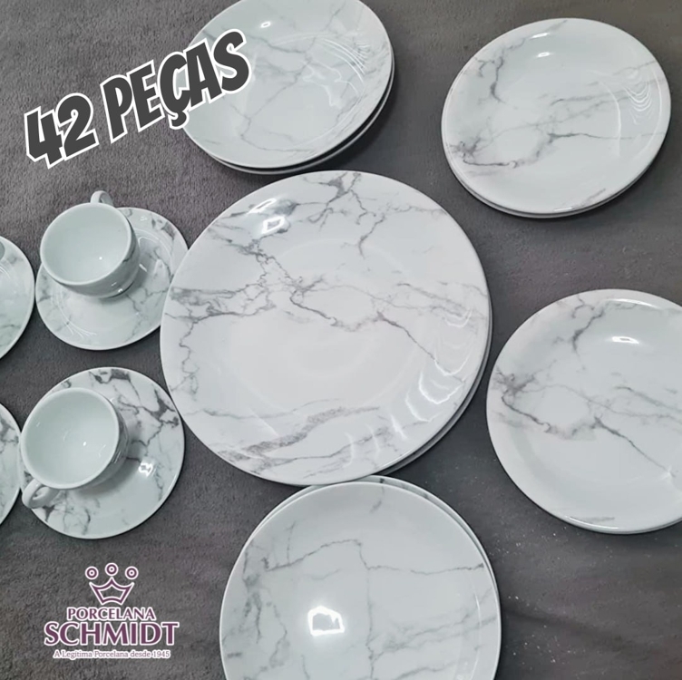 Serviço de Jantar Chá Café 42 peças em Porcelana. Modelo Redondo Voyage Coup e Sofia. Decoração Mármore Cinza. Fabricado pela Schmidt. Serviço de Jantar Chá Café 42 peças em Porcelana. Modelo Redondo Voyage Coup e Sofia. Decoração Mármore Cinza. Fabricado pela Schmidt.