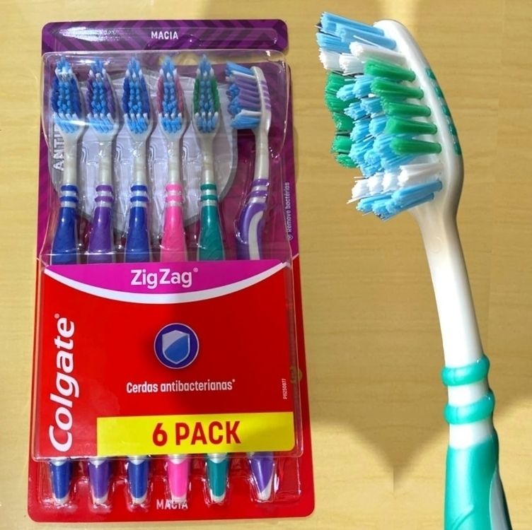 Colgate Escova De Dente Zig Zag Antibac 6 Unid Modelo: 61023926 Cor: Multicolorido Colgate Escova De Dente Zig Zag Antibac 6 Unid Modelo: 61023926 Cor: Multicolorido