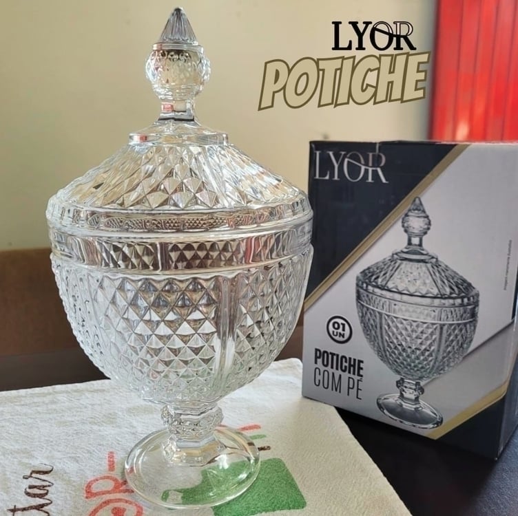 Potiche de Cristal com Pé Bico de Jaca Perseu 15cm x 28cm - Lyor Potiche de Cristal com Pé Bico de Jaca Perseu 15cm x 28cm - Lyor