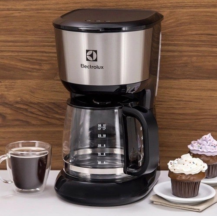 Cafeteira Elétrica Electrolux Efficiente ECM10 15 Xícaras - Preta - 220V Cafeteira Elétrica Electrolux Efficiente ECM10 15 Xícaras - Preta - 220V