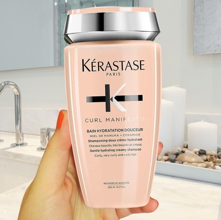 Kérastase Shampoo Curl Manifesto Bain Hydratation Douceur, Cabelos cacheados ou crespos, Definição de cachos, Mel de Manuka, Glicerina, Ceramidas, 250 ml Kérastase Shampoo Curl Manifesto Bain Hydratation Douceur, Cabelos cacheados ou crespos, Definição de cachos, Mel de Manuka, Glicerina, Ceramidas, 250 ml