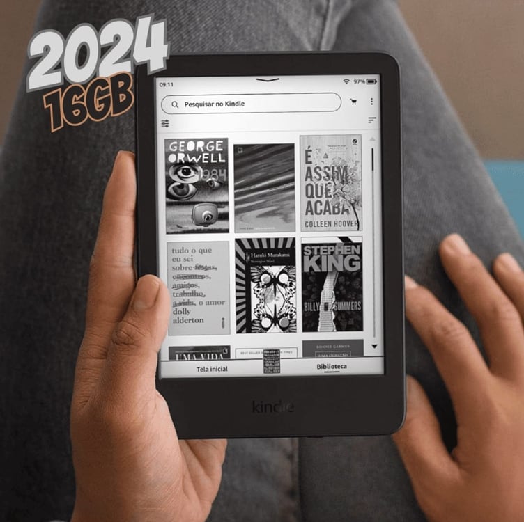 Novo Kindle (16 GB - modelo 2024) - Leve e compacto, com tela antirreflexo, trocas de página mais rápidas, luz frontal ajustável e bateria de longa duração - Cor Preta Novo Kindle (16 GB - modelo 2024) - Leve e compacto, com tela antirreflexo, trocas de página mais rápidas, luz frontal ajustável e bateria de longa duração - Cor Preta
