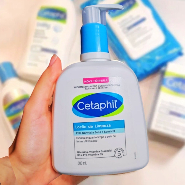 Loção De Limpeza Facial Cetaphil 300ml Pele Normal a Seca e Sensível Loção De Limpeza Facial Cetaphil 300ml Pele Normal a Seca e Sensível