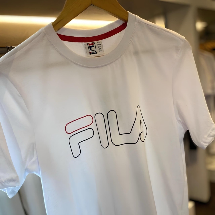 Camiseta Fila Letter Outline Masculina Camiseta Fila Letter Outline Masculina