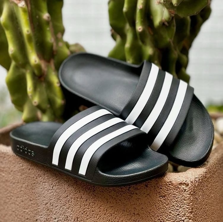 Chinelo Adidas Adilette Unissex Chinelo Adidas Adilette Unissex
