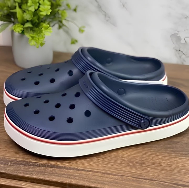Sandália Crocband Off Court Clog Navy - Azul+Marinho Sandália Crocband Off Court Clog Navy - Azul+Marinho