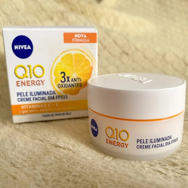 NIVEA Creme Facial Antissinais Q10 Energy Dia FPS 15 50g - Proporciona sensação instantânea de pele macia e iluminada, aliviando sinais de cansaço e falta de luminosidade NIVEA Creme Facial Antissinais Q10 Energy Dia FPS 15 50g - Proporciona sensação instantânea de pele macia e iluminada, aliviando sinais de cansaço e falta de luminosidade