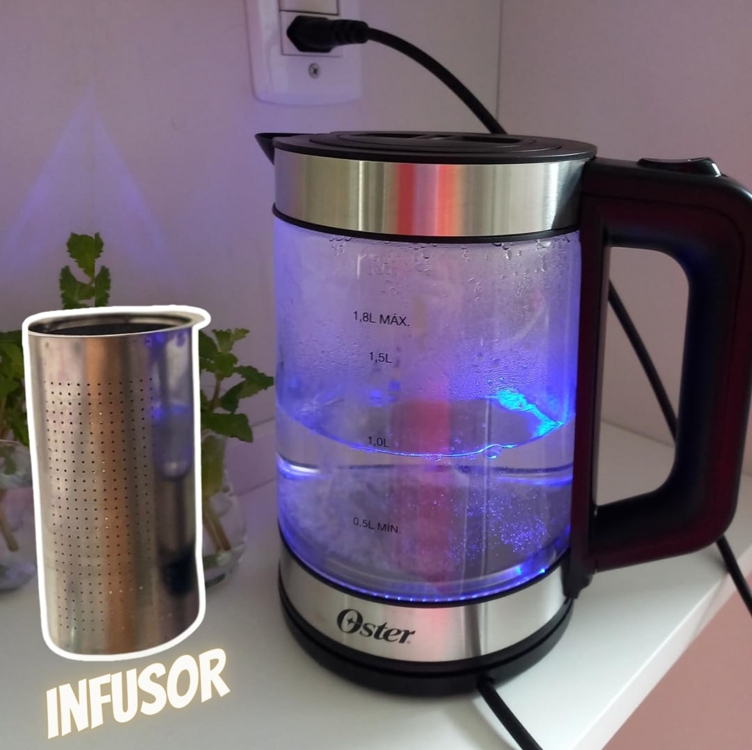Chaleira Elétrica Oster Tea com Infusor de Chá 1,8L - 220V Chaleira Elétrica Oster Tea com Infusor de Chá 1,8L - 220V