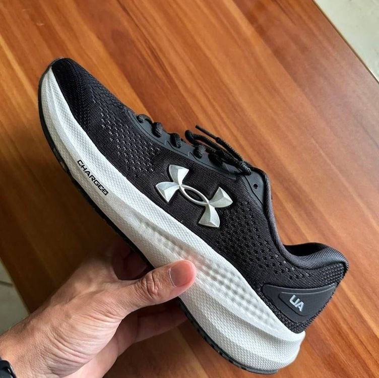 Tênis De Corrida Under Armour Charged Starlight Tênis De Corrida Under Armour Charged Starlight