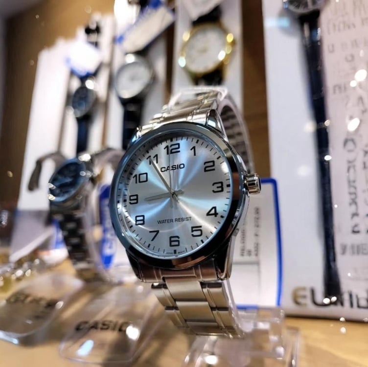 Relógio Casio Masculino Collection Prata Mtp-v001d-7budf Cor da correia Prateado Relógio Casio Masculino Collection Prata Mtp-v001d-7budf Cor da correia Prateado