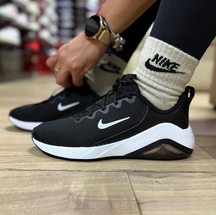 Tênis Nike Air Zoom Bella 7 Feminino Tênis Nike Air Zoom Bella 7 Feminino