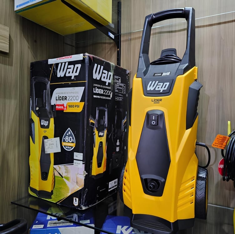 Lavadora de Alta Pressão WAP Líder 2200 1750W de Potência 1800PSI com Aplicador de Detergente 127V Lavadora de Alta Pressão WAP Líder 2200 1750W de Potência 1800PSI com Aplicador de Detergente 127V