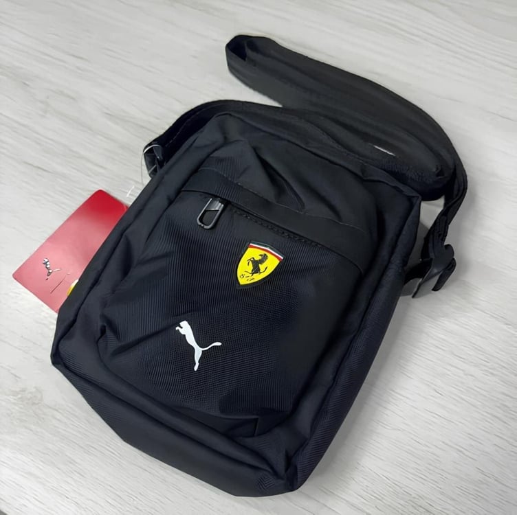 Shoulder Bag Puma Ferrari SPTWR Race Portable - Preto Shoulder Bag Puma Ferrari SPTWR Race Portable - Preto