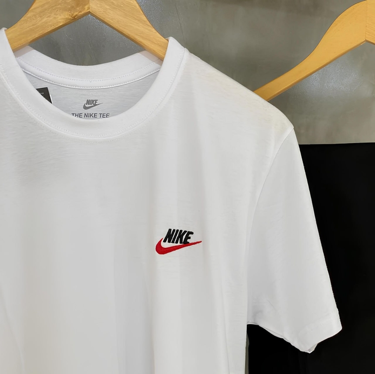 Camiseta Nike Sportswear Club Masculina Camiseta Nike Sportswear Club Masculina