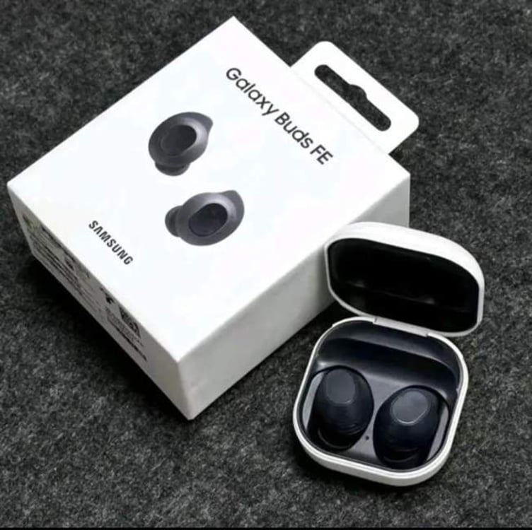 Samsung Galaxy Buds Fe Fone De Ouvido - Grafite Samsung Galaxy Buds Fe Fone De Ouvido - Grafite
