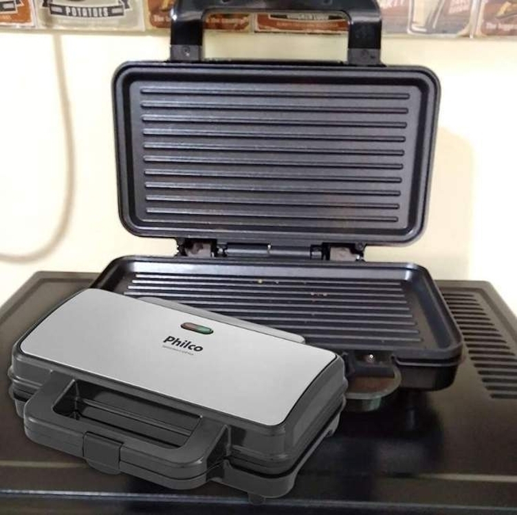 Grill e Sanduicheira Philco Inox PGR021 127V Grill e Sanduicheira Philco Inox PGR021 127V
