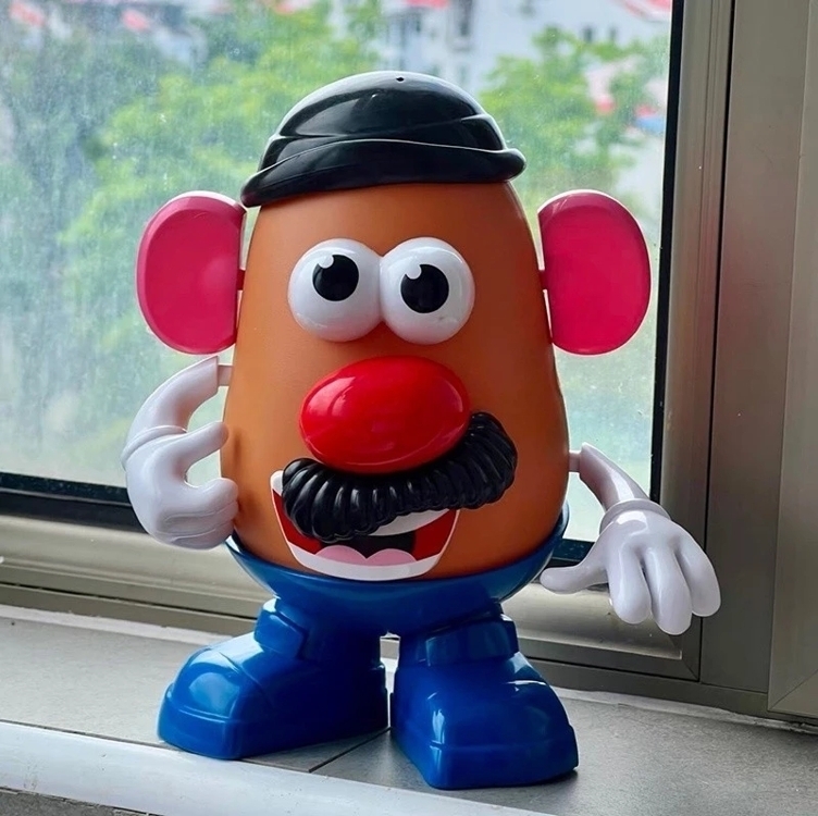Potato Head Mr. Potato Head - Brinquedo infantil com 13 peças, para crianças a partir dos 2 anos Potato Head Mr. Potato Head - Brinquedo infantil com 13 peças, para crianças a partir dos 2 anos