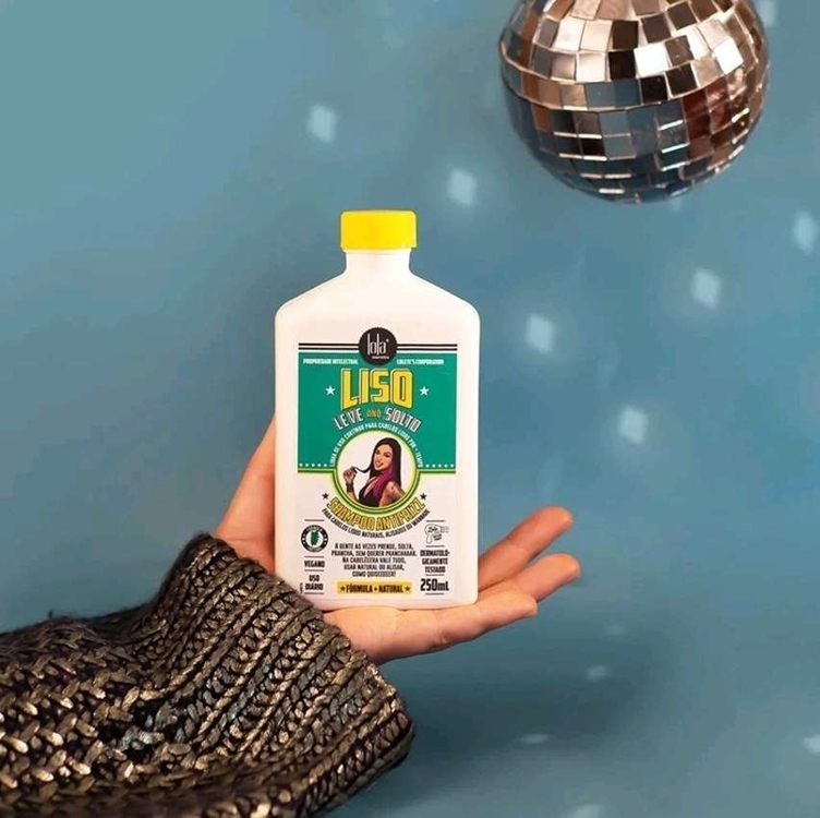 Lola Cosmetics Liso Leve And Solto Shampoo 250ml Lola Lola Cosmetics Liso Leve And Solto Shampoo 250ml Lola