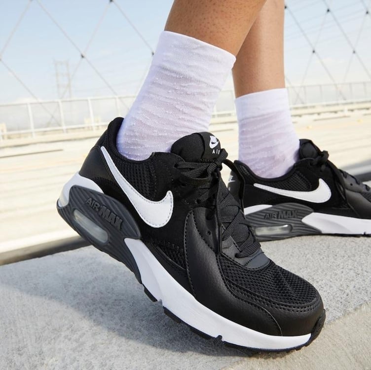 Tênis Nike Air Max Excee Feminino - Preto Tênis Nike Air Max Excee Feminino - Preto